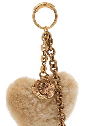 细节 - 点击放大 - CHLOÉ - Symbols Heart Shearling Brass Bag Charm