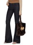 模特儿示范图 - 点击放大 - CHLOÉ - Symbols Heart Shearling Brass Bag Charm