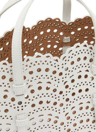 细节 - 点击放大 - ALAÏA - Mina EW 25 Vienna Perforated Leather Tote Bag