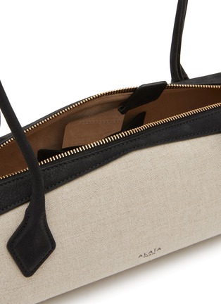 细节 - 点击放大 - ALAÏA - Medium Le Teckel Canvas Suede Shoulder Bag