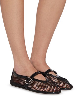 模特儿示范图 - 点击放大 - ALAÏA - La Ballerine Patent Mesh Mary Jane Flats