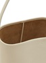 细节 - 点击放大 - THE ROW - Medium N/S Park Grain Leather Tote Bag