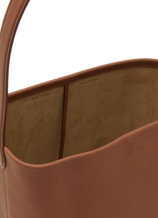 细节 - 点击放大 - THE ROW - Medium N/S Park Leather Tote Bag