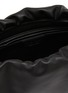 细节 - 点击放大 - THE ROW - Extra Large Bourse Leather Shoulder Bag