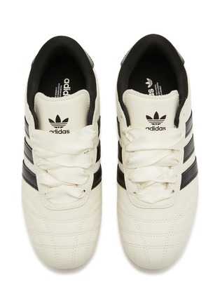 模特儿示范图 - 点击放大 - ADIDAS - 女款 TAEKWONDO 系带皮革运动鞋