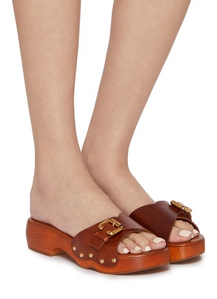 模特儿示范图 - 点击放大 - CHLOÉ - Jeannette Leather Wooden Clogs