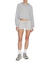 模特儿示范图 - 点击放大 - ALO YOGA - Muse Hoodie