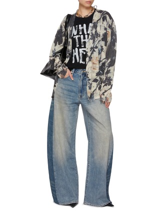 模特儿示范图 - 点击放大 - R13 - Insert D'arcy Loose Light Wash Jeans