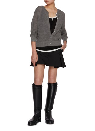 模特儿示范图 - 点击放大 - MO&CO. - Round Neck Wool Cardigan