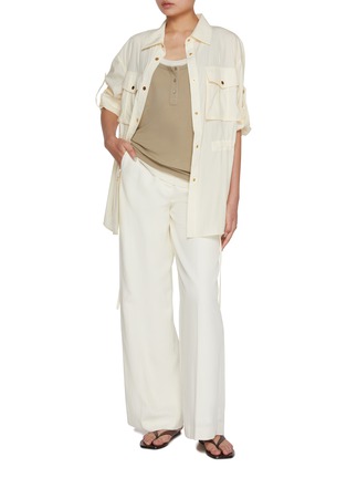 模特儿示范图 - 点击放大 - MO&CO. - Elastic Waist Cargo Shirt Jacket