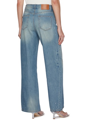 背面 - 点击放大 - MO&CO. - Paint Splatter Detail Medium Wash Jeans