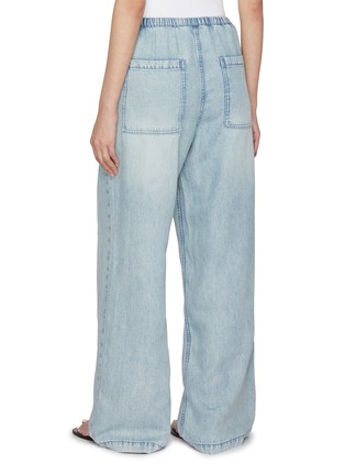背面 - 点击放大 - MO&CO. - Elasticated Drawstring Light Wash Jeans