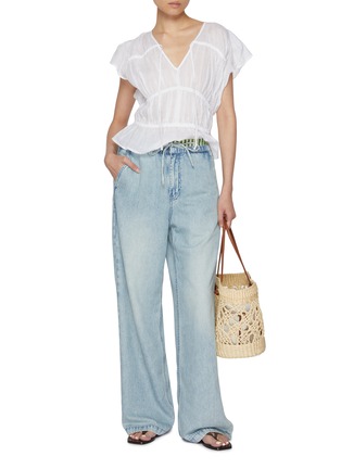 模特儿示范图 - 点击放大 - MO&CO. - Elasticated Drawstring Light Wash Jeans