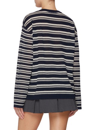 背面 - 点击放大 - MO&CO. - Striped Crewneck Sweater