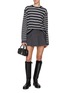 模特儿示范图 - 点击放大 - MO&CO. - Striped Crewneck Sweater