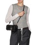 模特儿示范图 - 点击放大 - LOEWE - Amazona 23 Cropped Leather Handbag