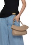 模特儿示范图 - 点击放大 - LOEWE - Medium Ola Smooth Calfskin Bag
