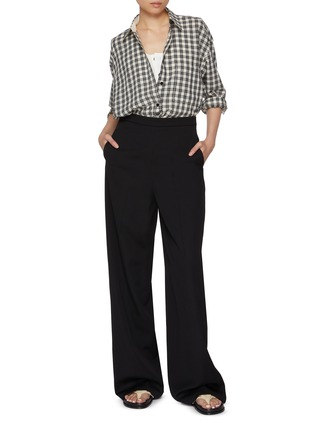 模特儿示范图 - 点击放大 - EDITION - Chequered Curved Hem Shirt