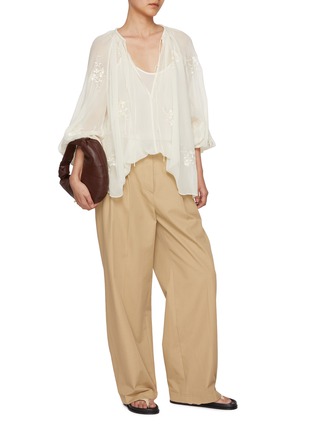 模特儿示范图 - 点击放大 - EDITION - Balloon Sleeve Silk Blouse