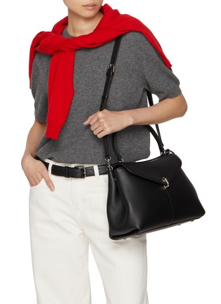 模特儿示范图 - 点击放大 - JOY GRYSON - Medium Jupiter Leather Satchel Bag