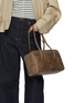 模特儿示范图 - 点击放大 - MARGESHERWOOD - Soft Boston Leather Top Handle Bag