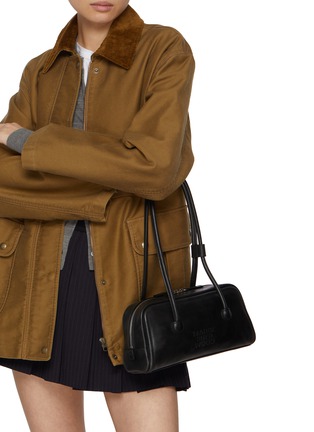 模特儿示范图 - 点击放大 - MARGESHERWOOD - Soft Boston Leather Top Handle Bag