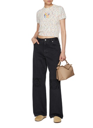 模特儿示范图 - 点击放大 - LOEWE - Anagram Embroidered Dark Wash Jeans