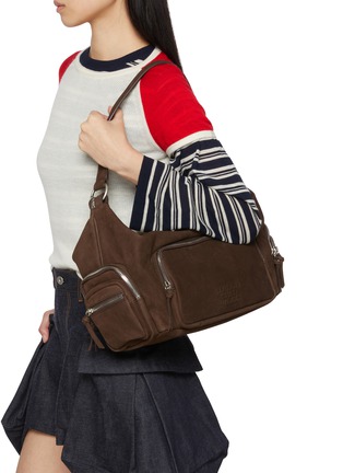模特儿示范图 - 点击放大 - MARGESHERWOOD - City Hobo EW Leather Shoulder Bag