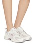 模特儿示范图 - 点击放大 - NEW BALANCE - 530 Low Top Women's Sneakers