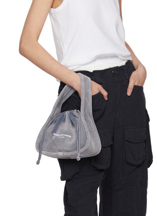 模特儿示范图 - 点击放大 - ALEXANDERWANG - Small Ryan Cotton Chenille Bag