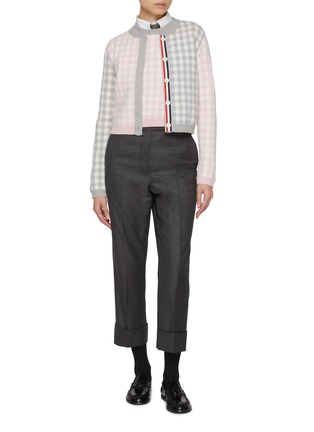 模特儿示范图 - 点击放大 - THOM BROWNE - 格纹拼色针织开衫