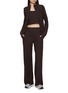 模特儿示范图 - 点击放大 - BEYOND YOGA - Spacedye Laid Back Wide Leg Pants
