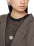 模特儿示范图 - 点击放大 - MM6 MAISON MARGIELA - 镜面耳环