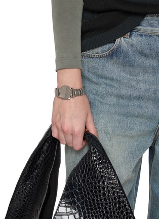 模特儿示范图 - 点击放大 - MM6 MAISON MARGIELA - 镜面金属手表