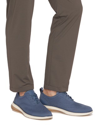 模特儿示范图 - 点击放大 - COLE HAAN - OG Energyweave Stitchlite Wing Oxford Men's Sneakers