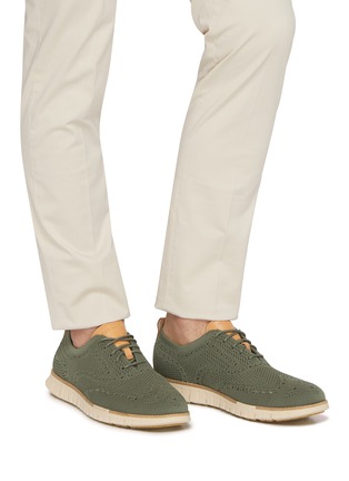 模特儿示范图 - 点击放大 - COLE HAAN - ZERØGRAND Remastered Stitchlite™ Wingtip Oxford Men's Sneakers