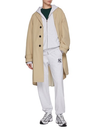 模特儿示范图 - 点击放大 - SPORTY & RICH - NY Yankees Cotton Sweatpants