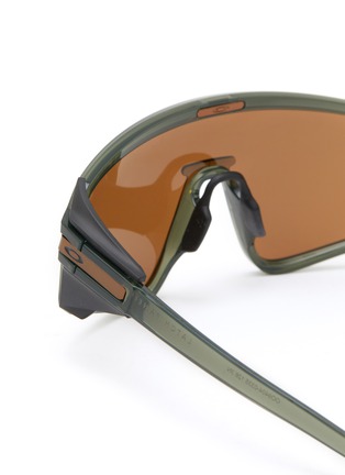 细节 - 点击放大 - OAKLEY - Latch Panel Injected Sunglasses