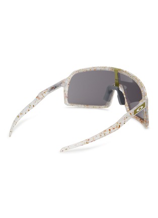 模特儿示范图 - 点击放大 - OAKLEY - Sutro Injected Sunglasses