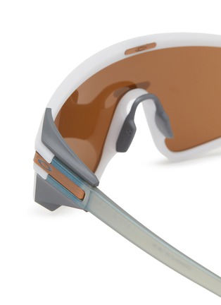 细节 - 点击放大 - OAKLEY - Latch Panel Injected Sunglasses
