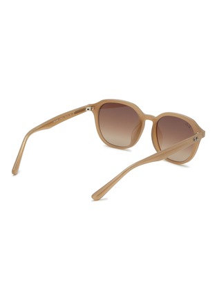 模特儿示范图 - 点击放大 - RAY-BAN - Acetate Square Unisex Sunglasses