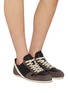 模特儿示范图 - 点击放大 - RICK OWENS - Minimal Low Top Women's Sneakers