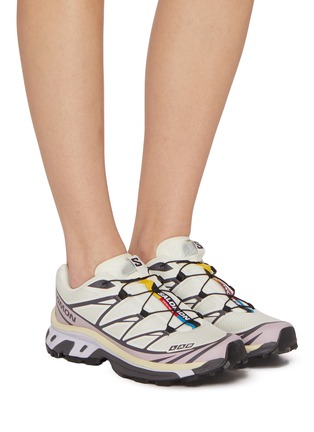 模特儿示范图 - 点击放大 - SALOMON - XT-6 Low Top Women's Sneakers