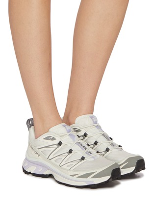 模特儿示范图 - 点击放大 - SALOMON - XT-6 Expanse Low Top Women's Sneakers