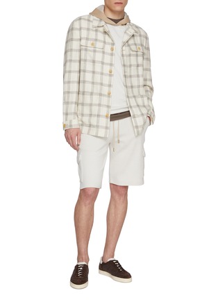 模特儿示范图 - 点击放大 - EQUIL - Drawstring Elasticated Waist Bermuda Shorts