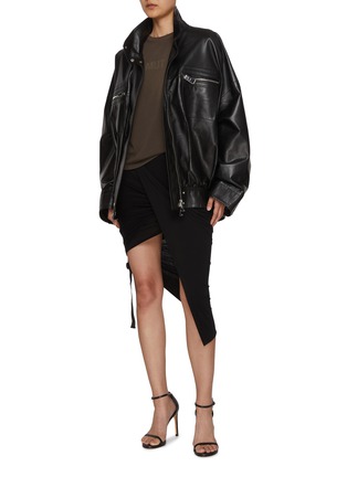 模特儿示范图 - 点击放大 - HELMUT LANG - LOGO 圆领T恤