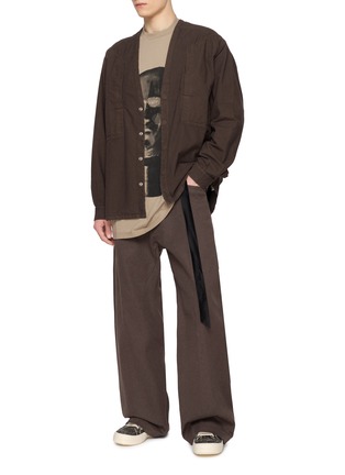 模特儿示范图 - 点击放大 - RICK OWENS DRKSHDW - Larry Jumbo V-Neck Cotton Shirt