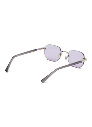 模特儿示范图 - 点击放大 - GAST - Moonstone Metal Irregular Sunglasses