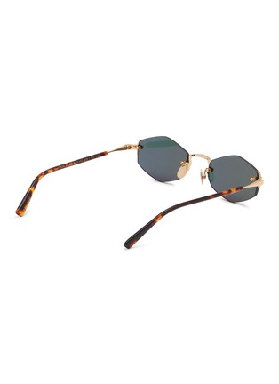 模特儿示范图 - 点击放大 - GAST - Lunar Metal Irregular Sunglasses
