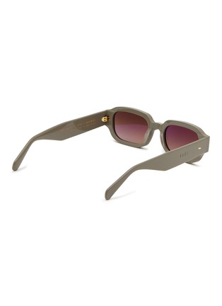 模特儿示范图 - 点击放大 - GAST - Dear Friday Acetate Rectangle Sunglasses